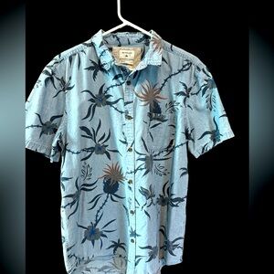 Men’s casual button down shirt